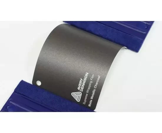 Матовая виниловая пленка цвета шоколадный металлик AVERY SUPREME MATTE METALLIC CHARCOAL